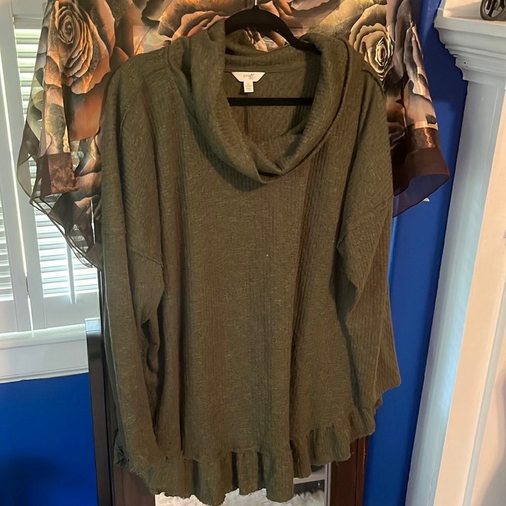 Green tunic sweater